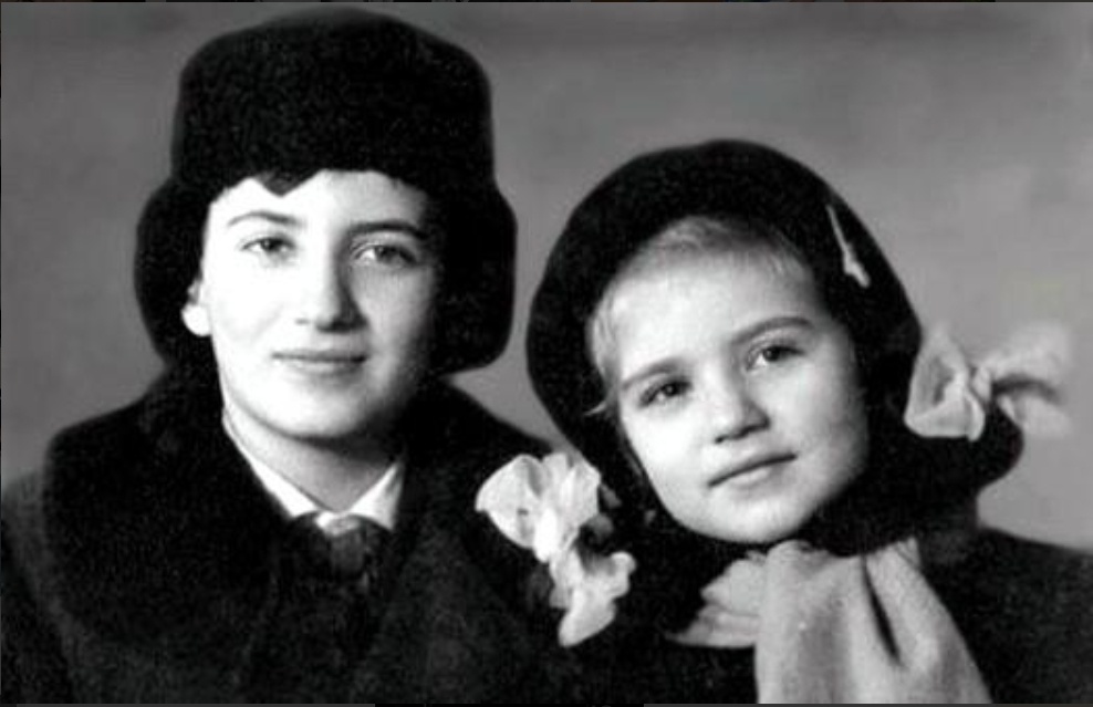 В детстве. Фото из архива "7 секретов"