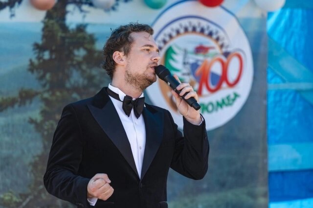    На юбилее Куюмбы выступили красноярские артисты. Фото: ООО "Славнефть-Красноярскнефтегаз"