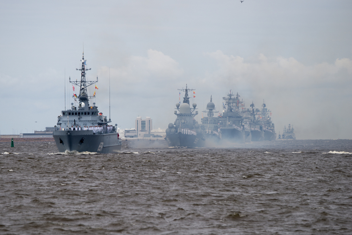 ОСК завершила подготовку кораблей и судов ко Дню ВМФ