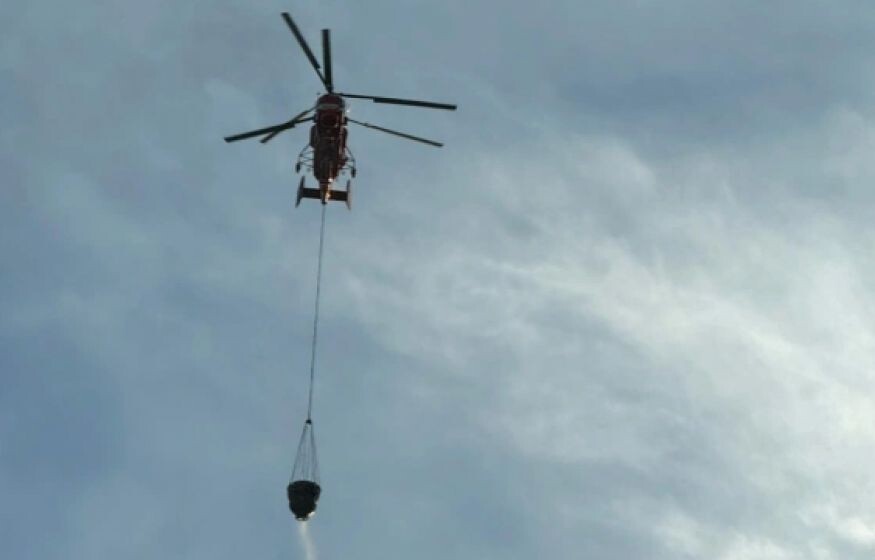    Удушливый запах гари: у здания российского правительства горело что-то внушительное