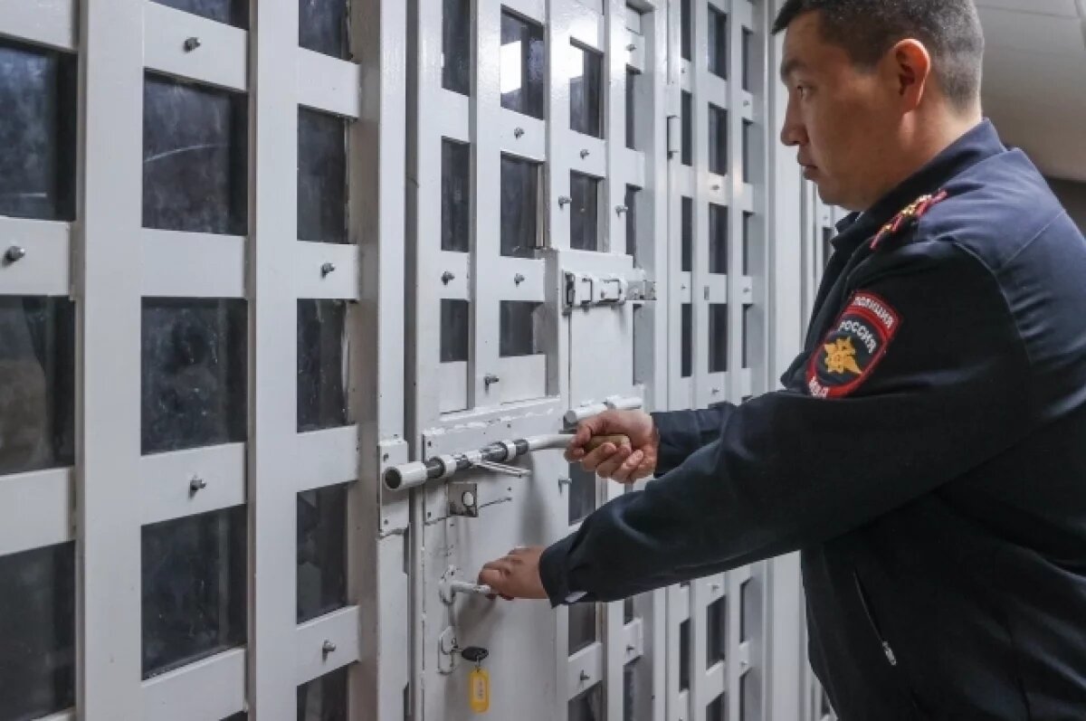    Следователи требуют заключить под стражу экс-главу ЗАГСа РТ