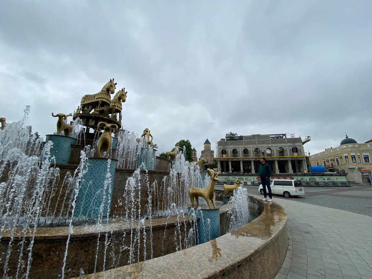 Колхидский фонтан на центральной площади Кутаиси