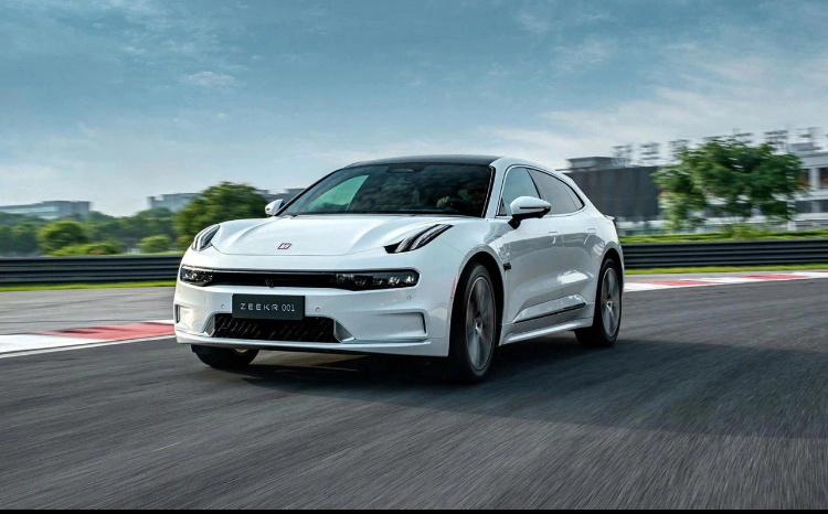 У частных перегонщиков и небольших компаний исчез экономический смысл ввозить те модели, которые представлены у дилеров официально.