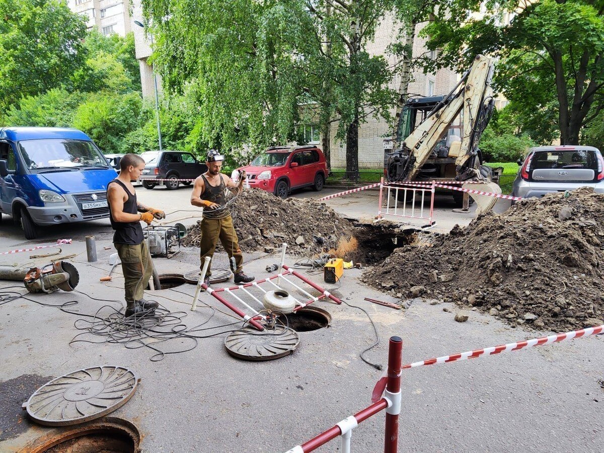 В Петербурге продолжают ремонтные работы на теплосетях в Василеостровском  районе | Spbdnevnik.ru | Дзен