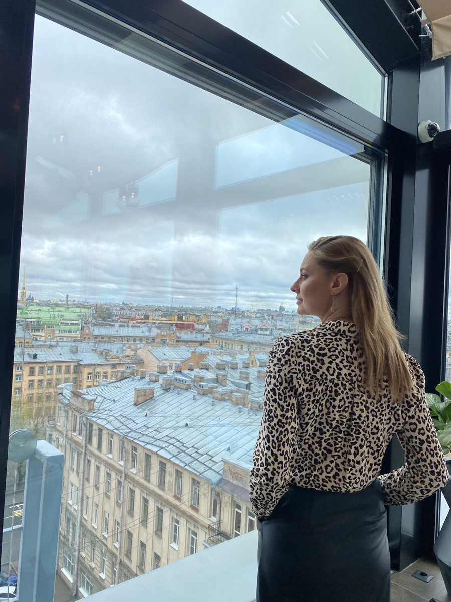 На фото:  ведущая прогноза погоды на канале "ТВЦ" Алена Дублюк