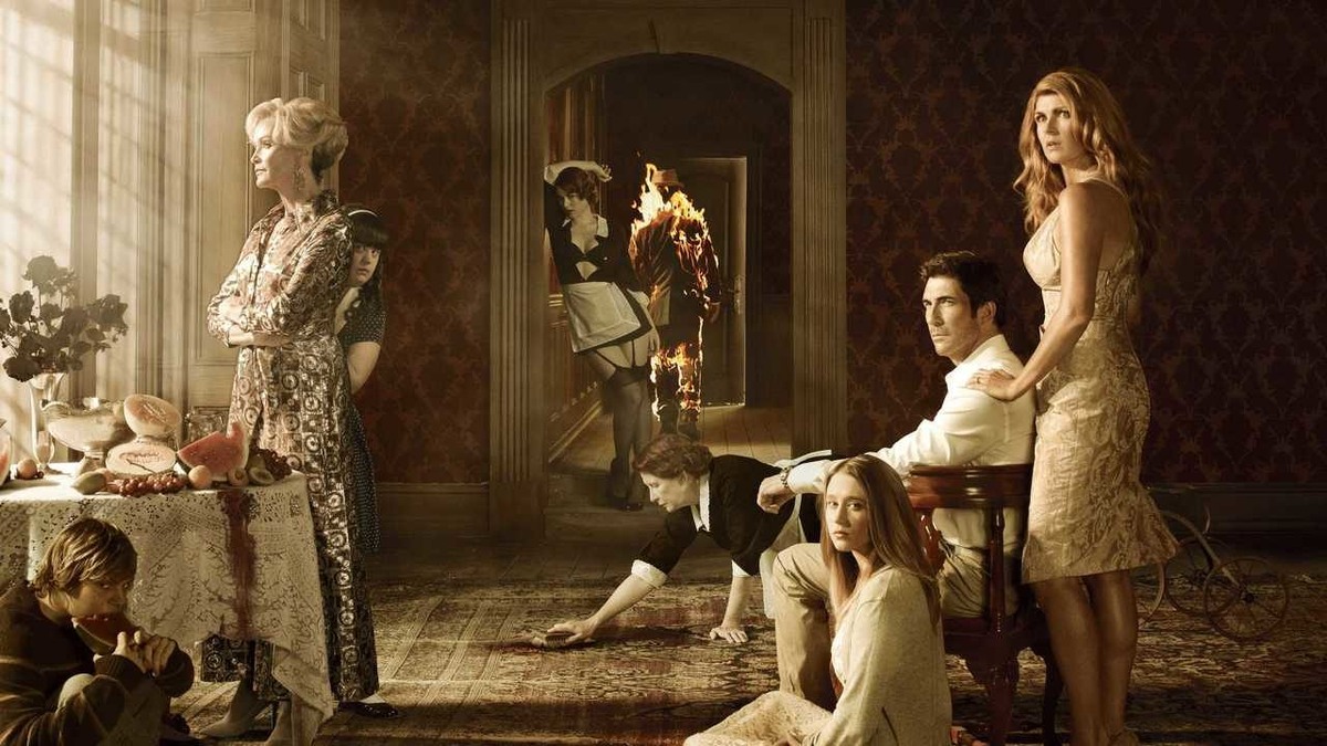 Промо-постер 1 сезона Американской Истории Ужасов