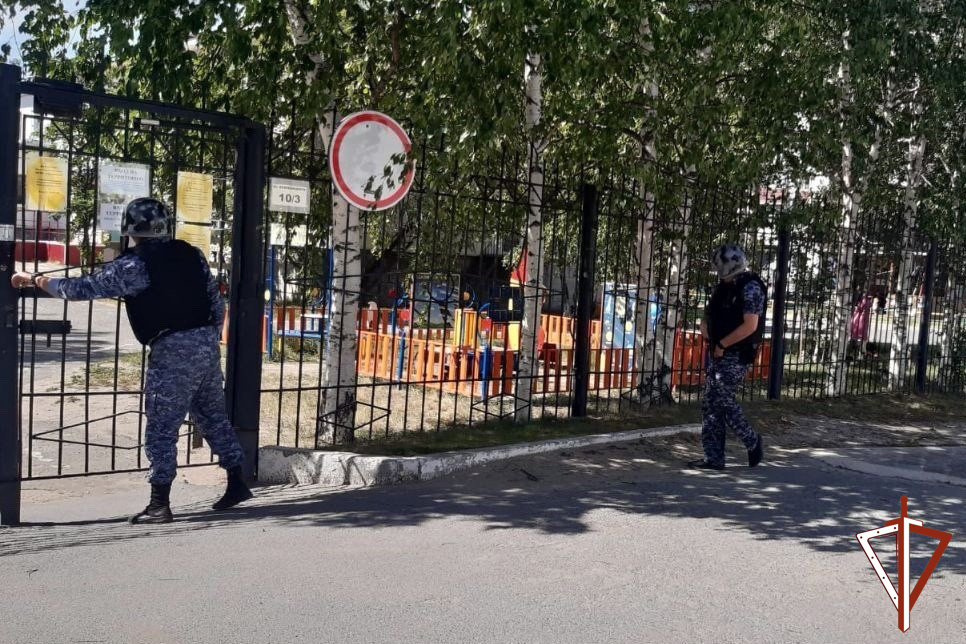     В детском саду Сургута прошли антитеррористические учения