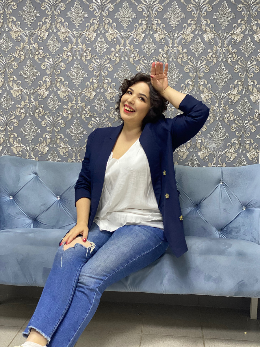 Радоваться - вот что нужно делать чаще , радовать себя , ценить себя , уважать себя . Мы не всегда это умеем и чаще ради денег терпим неуважение в свой адрес или тяжелый труд или ..  пошла учиться любить себя 