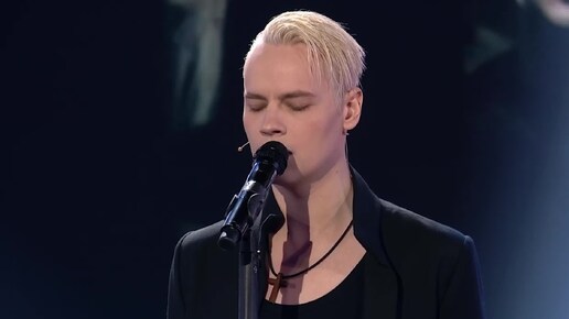 Alex shower. Гель для душа мужской. Alex shower. Алекс фитнес загорье сауна. Alex shower.