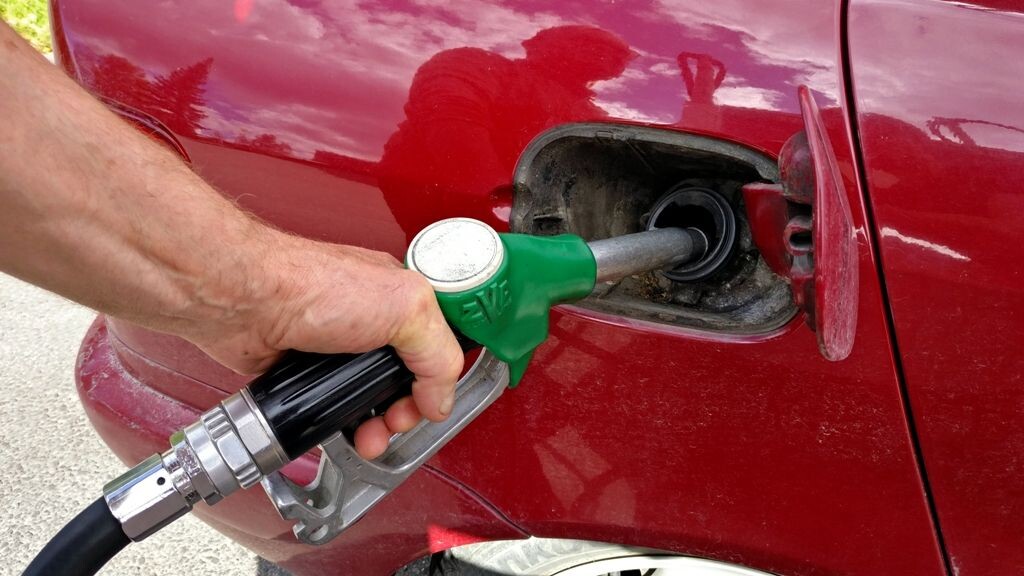     Заправка. Источник: commons.wikimedia.org Автор фото: Santeri Viinamäki