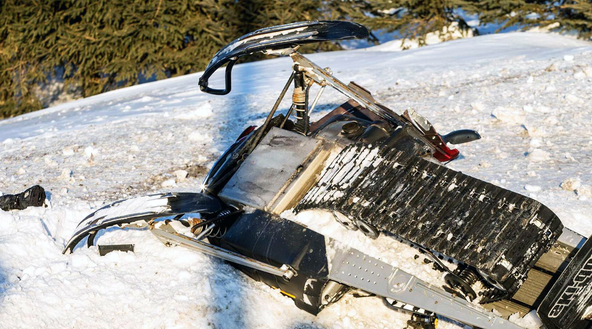 Заломал что-то - отдай за запчасти половину зарплаты.