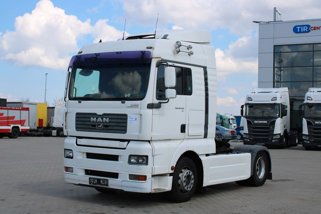 Тягач MAN TGA 4x2. Постоянно встречаю!
