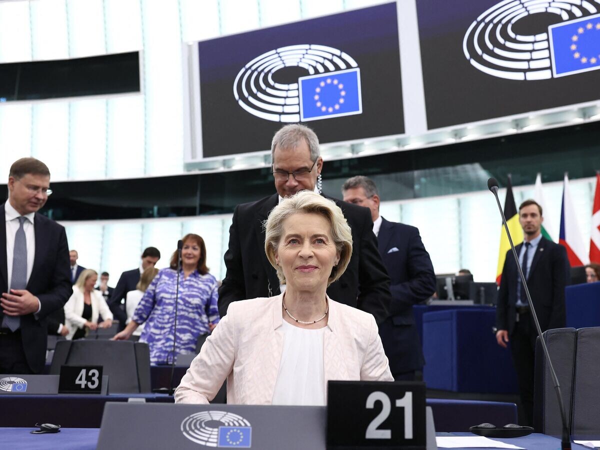    Урсула фон дер Ляйен во время заседания Европейского парламента в Страсбурге© AFP 2024 / FREDERICK FLORIN