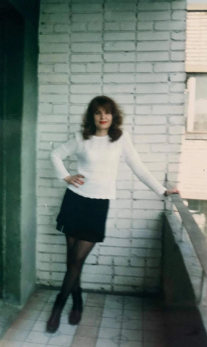 Мне 30 лет. Такая фотография сохранилась, не очень качественная.