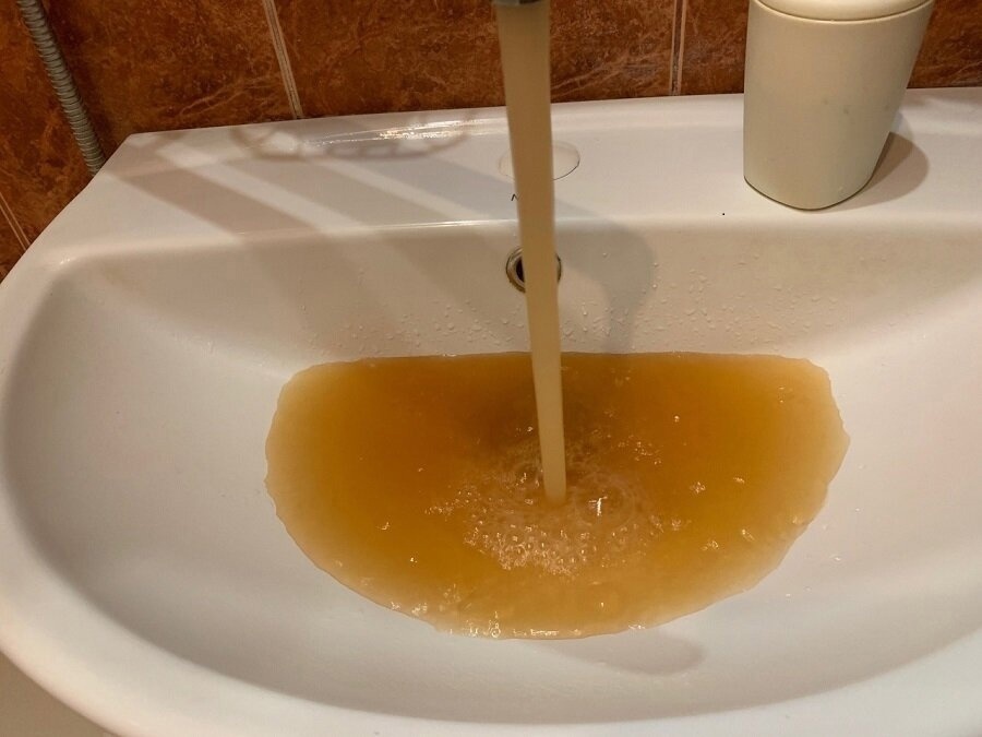    В Нефтеюганске жалуются на грязную воду