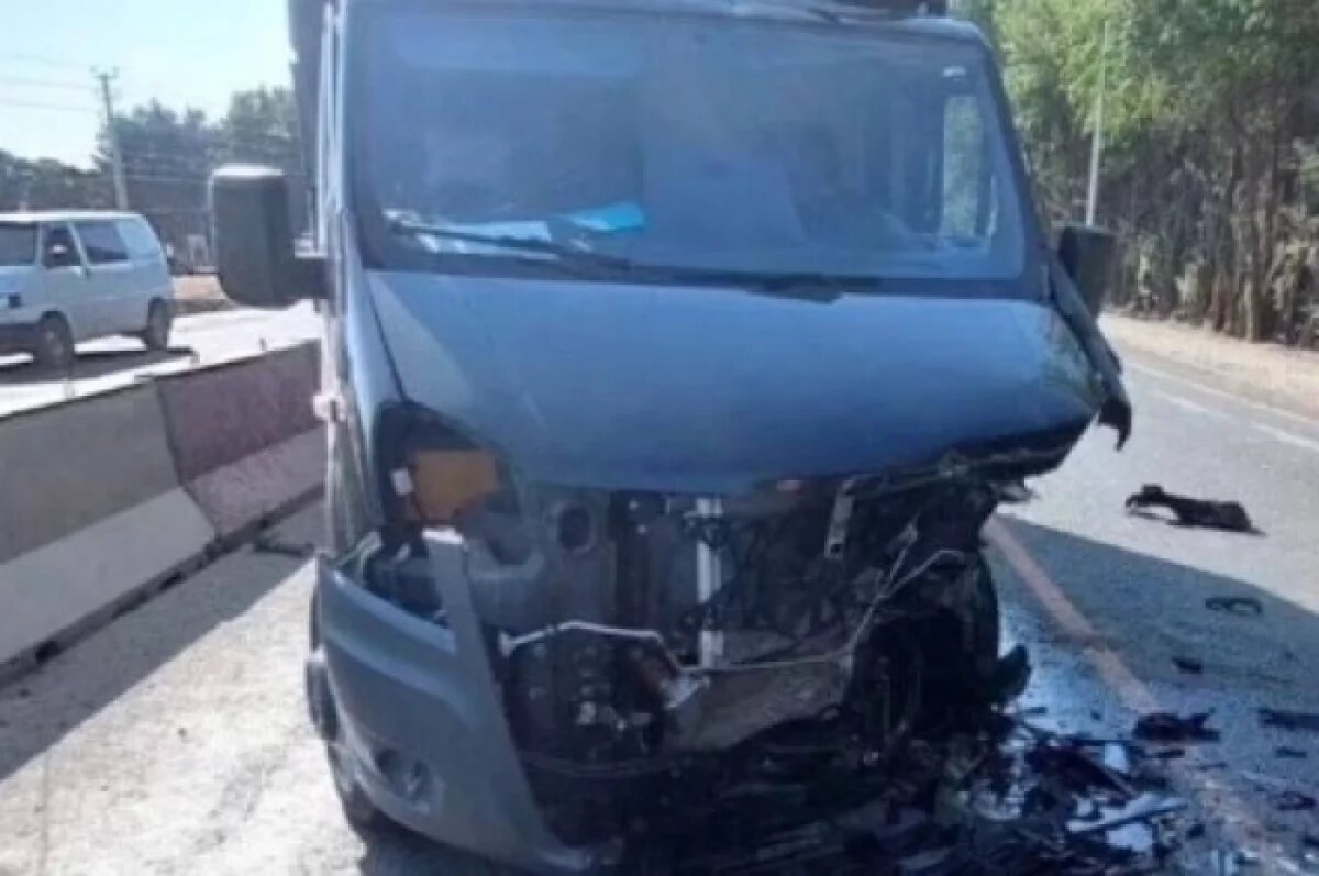    На Кубани в ДТП с грузовиком и легковушкой пострадал человек