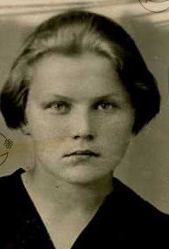 Александра 18 лет