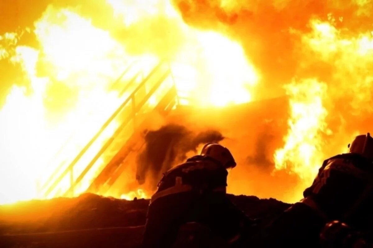    Три человека пострадали при пожаре в мебельном цеху в Ростове-на-Дону