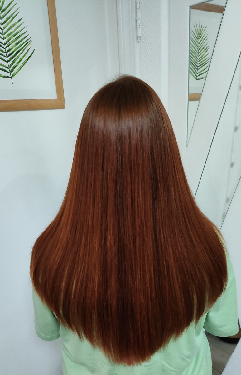 После стрижки. Захотелось что-то поменять. А до этого был прямой срез. 