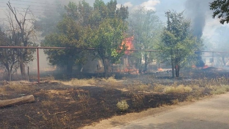    Возгорание травы локализовали на 10 га Фото: ПАСС СК