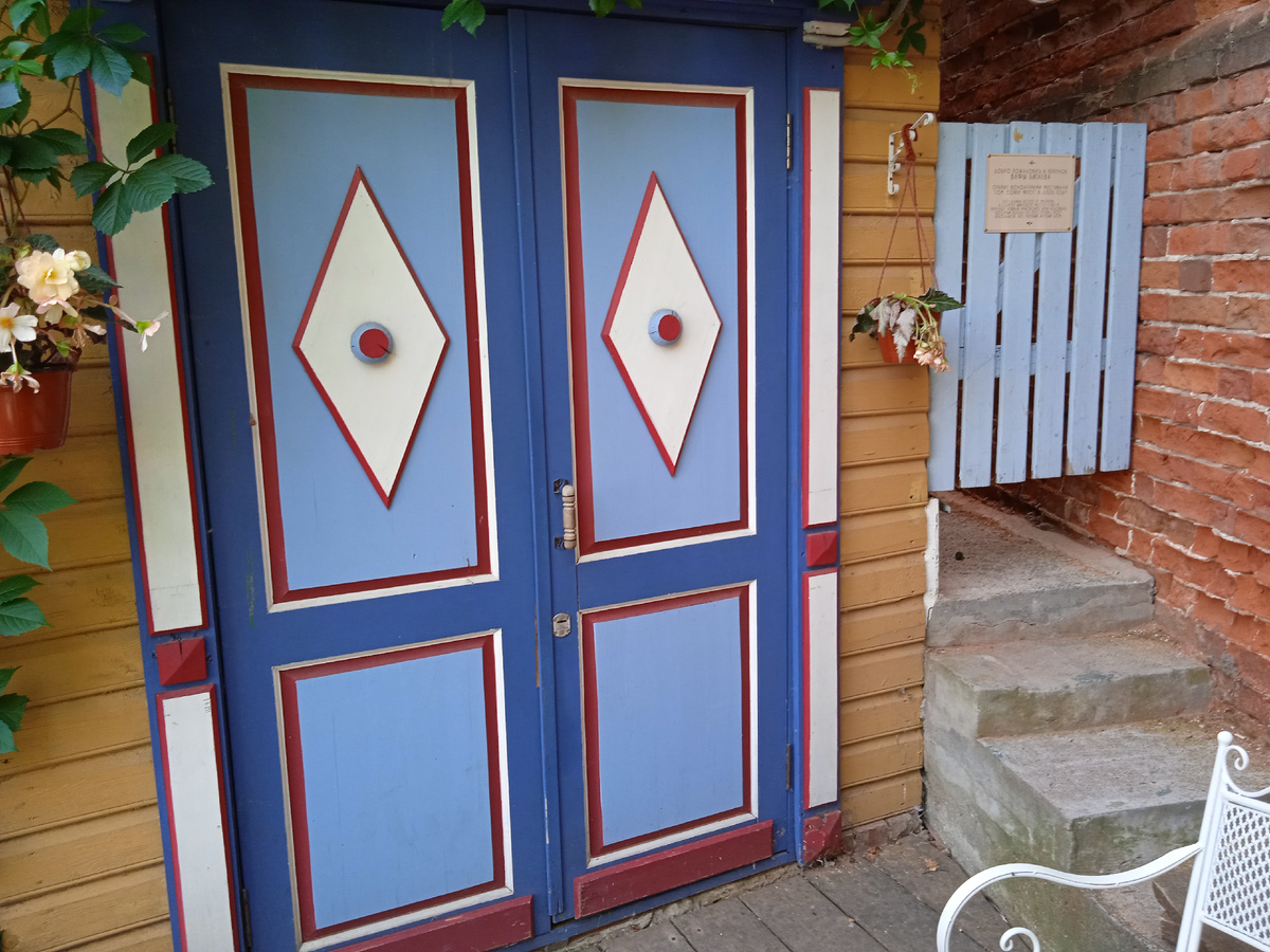 Вход в женскую половину дома. Фото автора.