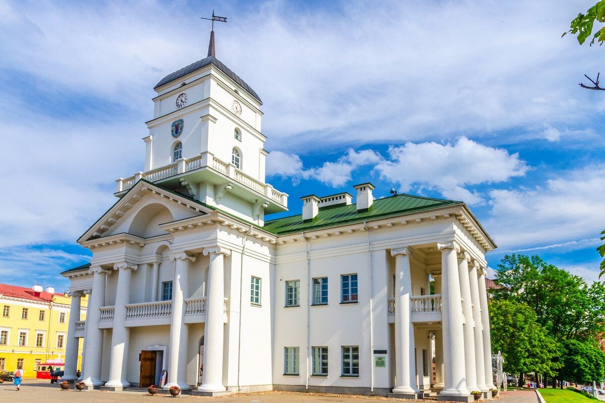 Восстановленное здание сохранило образ исторической ратуши. Источник: Shutterstock📷

