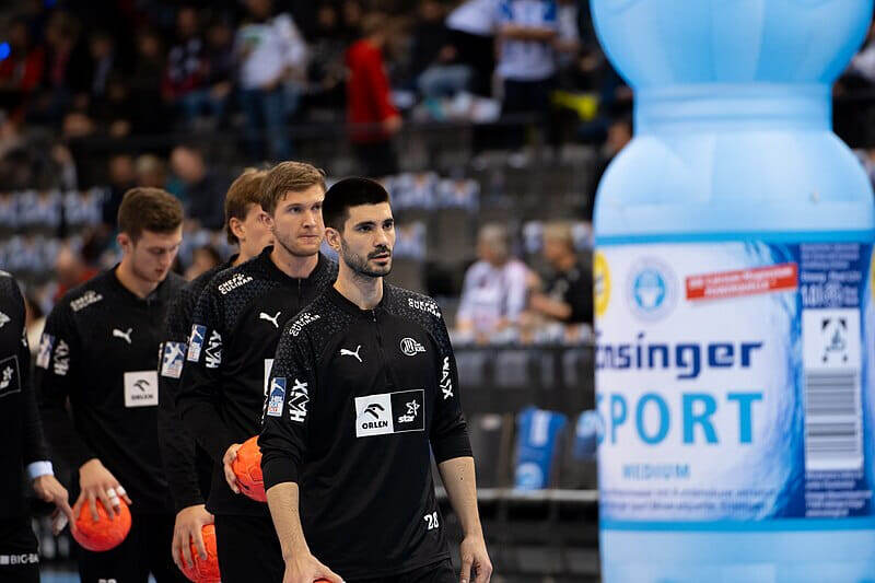    У "Киля" будет меньше спонсоров