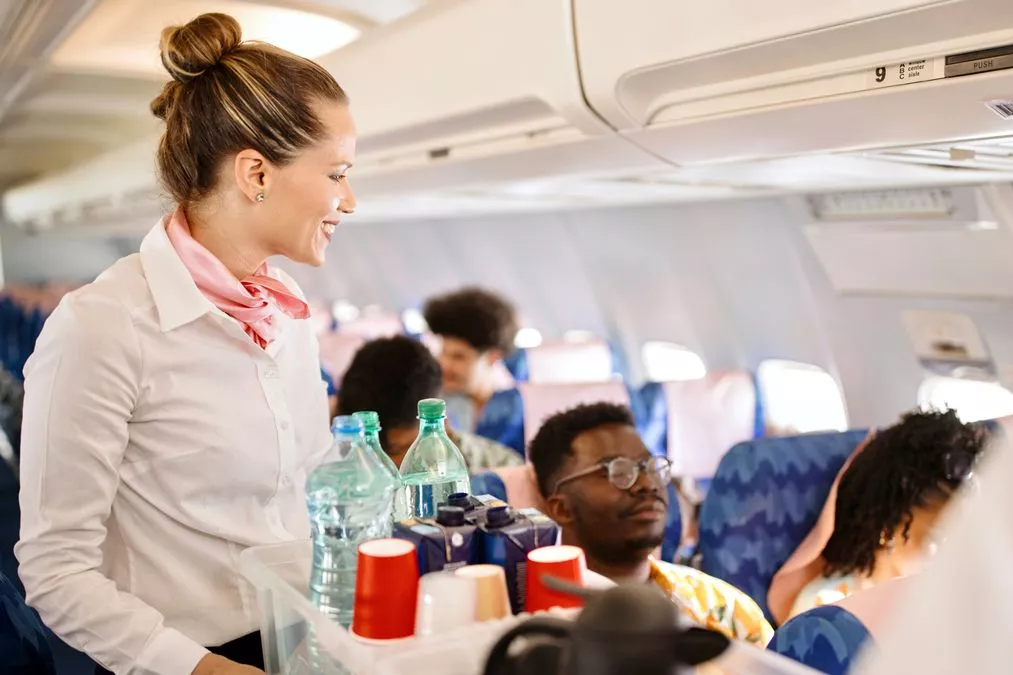     Обед в самолете: можно ли попросить еще одну порцию бесплатно