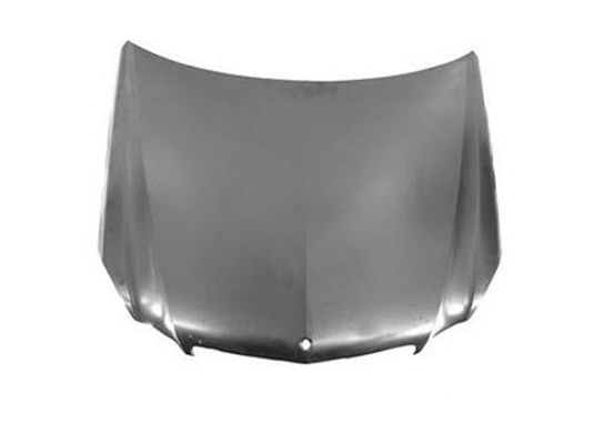 Капот полностью в металле.