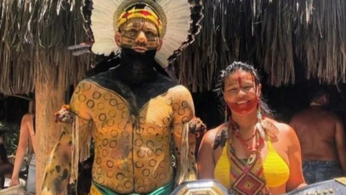 – Да я сам деревенский паренек просто.