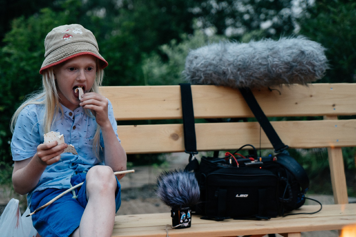 Младший сын Петя тоже учится играть на музыкальных инструментах вслед за старшими