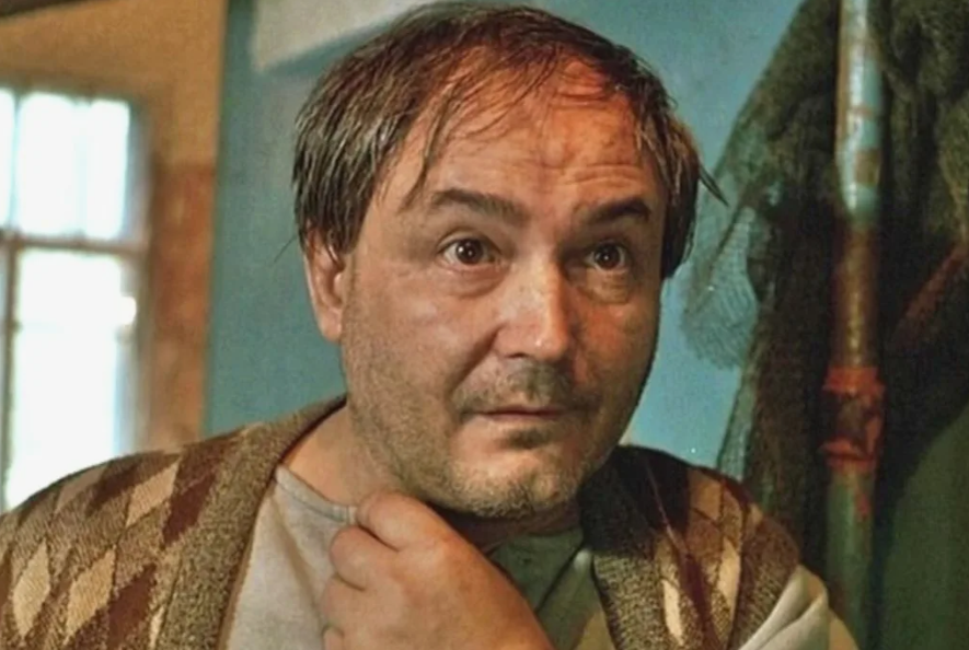Фильм "Интердевочка" (1989) стал очень необычным для советского времени, потому что в нем понималась весьма острая и скандальная тема.-8