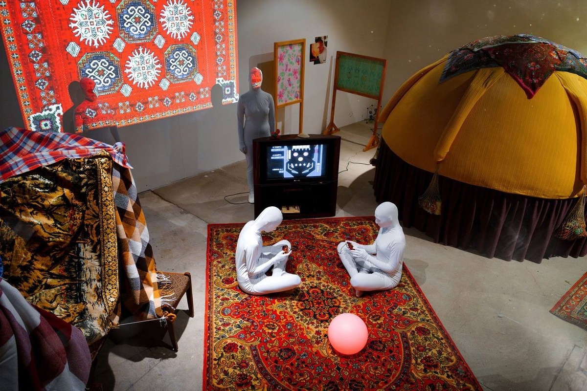 Один из залов выставки «Любовь. От и до»