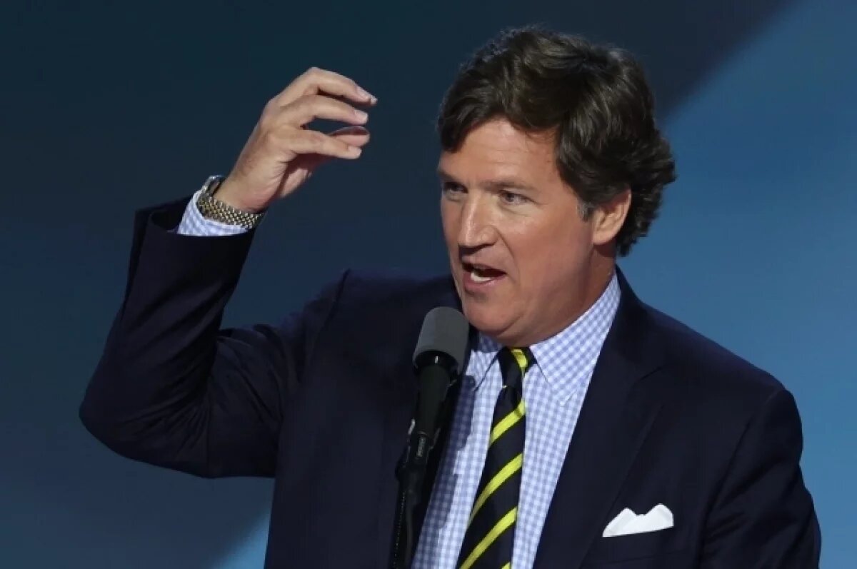    Карлсон назвал политику Байдена по Украине «средним пальцем» американцам