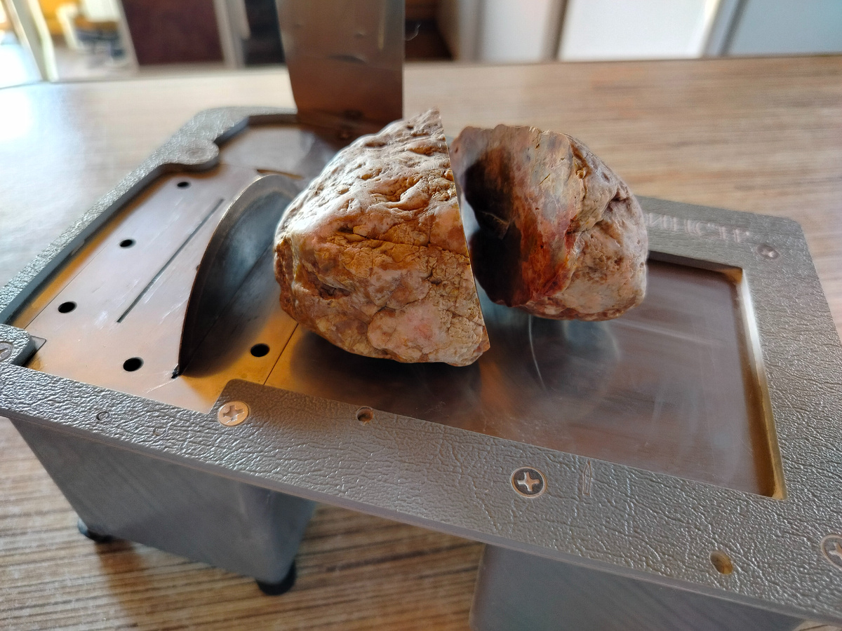 Сравните камень и диск