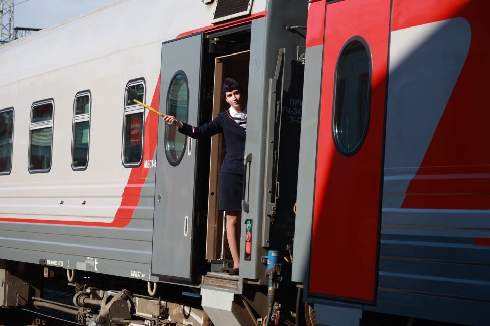   За 15 лет поезд «Калина красная» сообщением Барнаул-Бийск провез 1,5 млн пассажиров . Источник: Олег Укладов