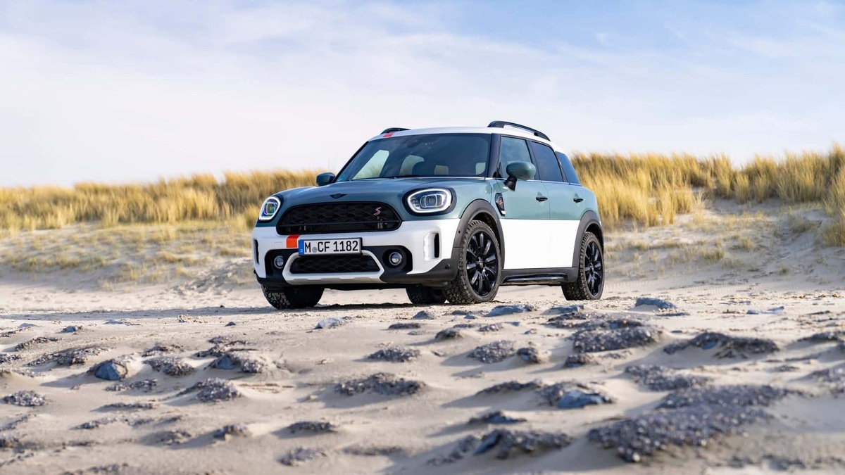    Mini Cooper S Countryman ALL4 Uncharted Edition