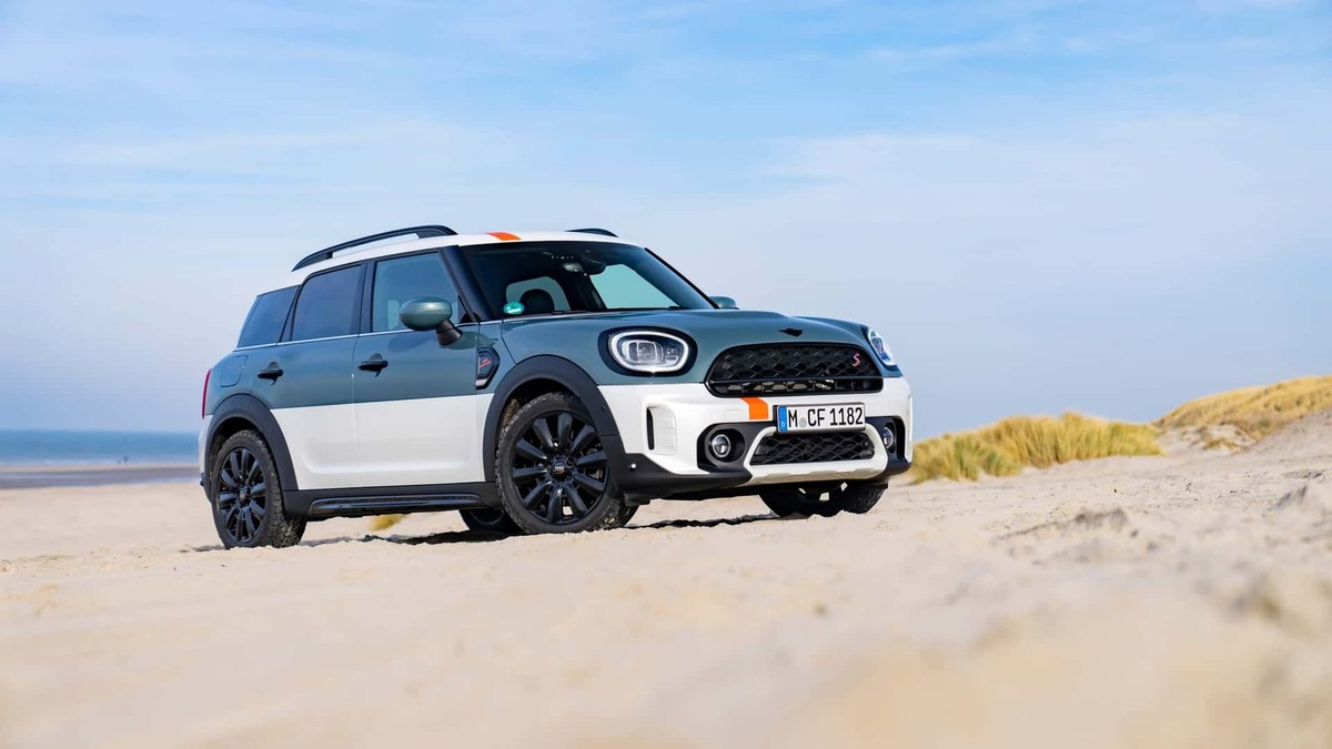    Mini Cooper S Countryman ALL4 Uncharted Edition