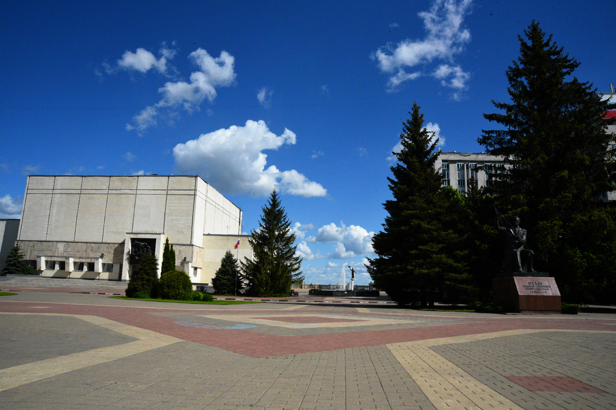 На университетской площади БГТУ им. В.Г. Шухова есть фонтан