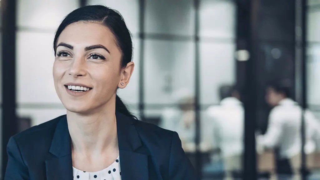 В Великобритании офисные работники, как правило, ездят в офис 2-3 раза в неделю