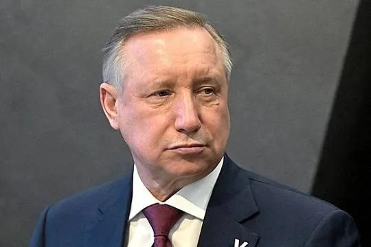 Александр Беглов утвердил поправки о выплате материнского капитала на третьего и последующих детей (фото: kremlin.ru/Илья Питалёв) 