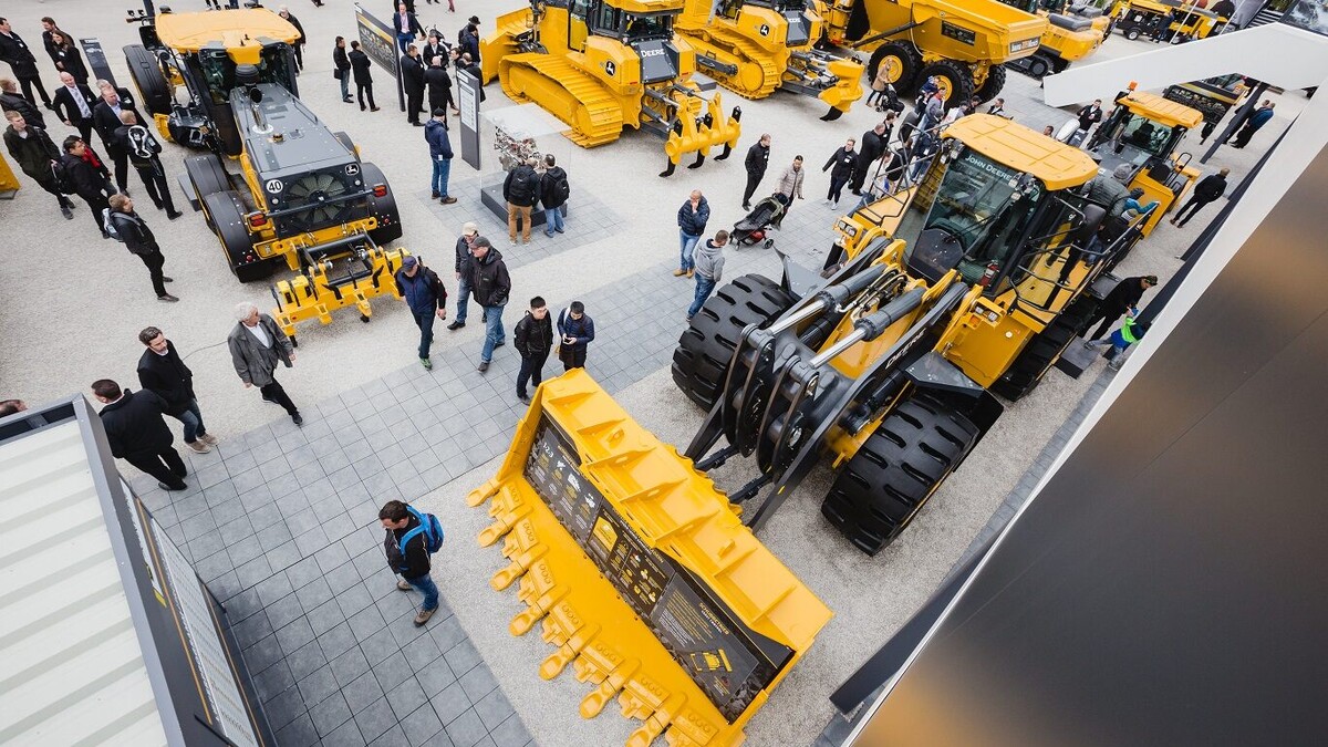 Санкт-Петербург готовится к новой выставке-форуму по спецтехнике и комтрансу