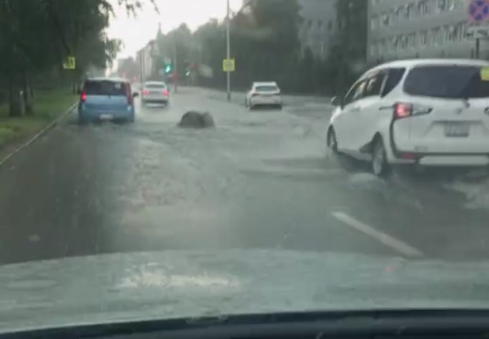    Дождь в Барнауле. Источник: "Инцидент Барнаул"