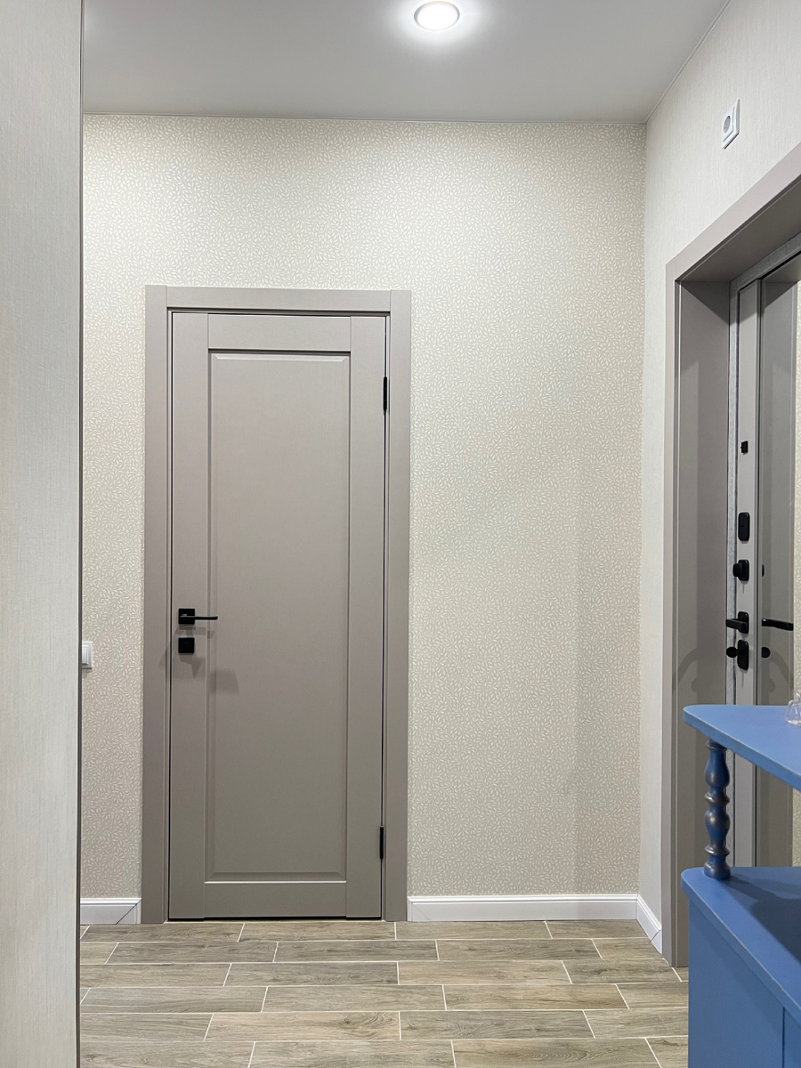 Прихожая. Недоделок еще много. Нужно покрасить плинтус (или не красить?) придумать и сделать обувницу и т.д.