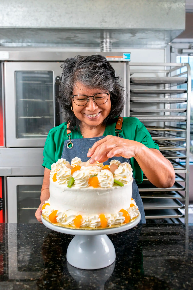 Селена Вонг с праздничной версией своего знаменитого десерта 
