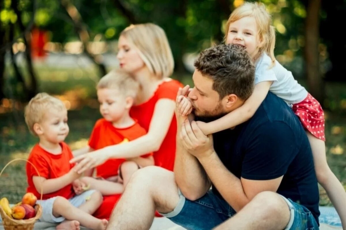    В Адыгее появятся новые меры поддержки семей с детьми