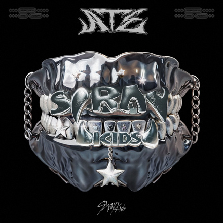     Stray Kids сняли клип с Дэдпулом и Росомахой