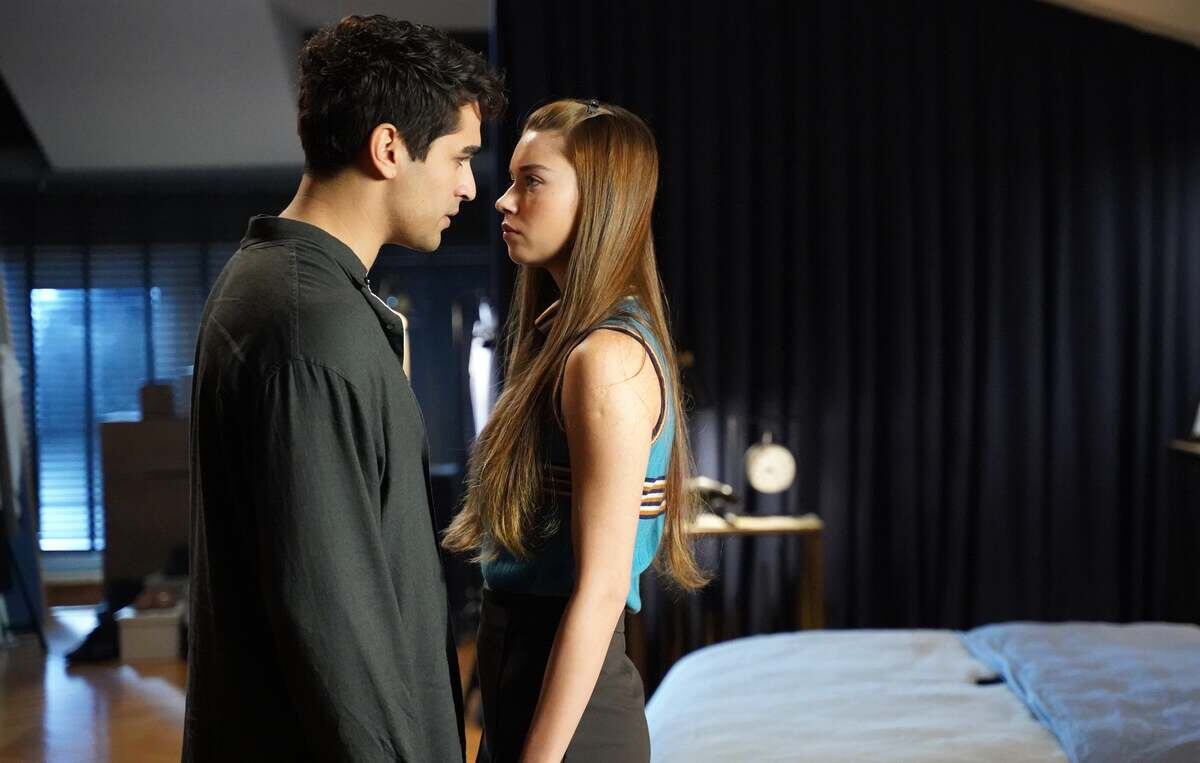 Кадр из сериала Зимородок