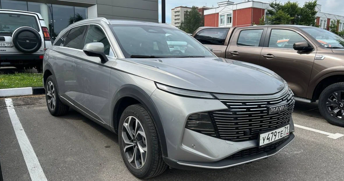 Haval F7 нового поколения на Тульских номерах замечен в Москве на парковке у одного из дилеров.