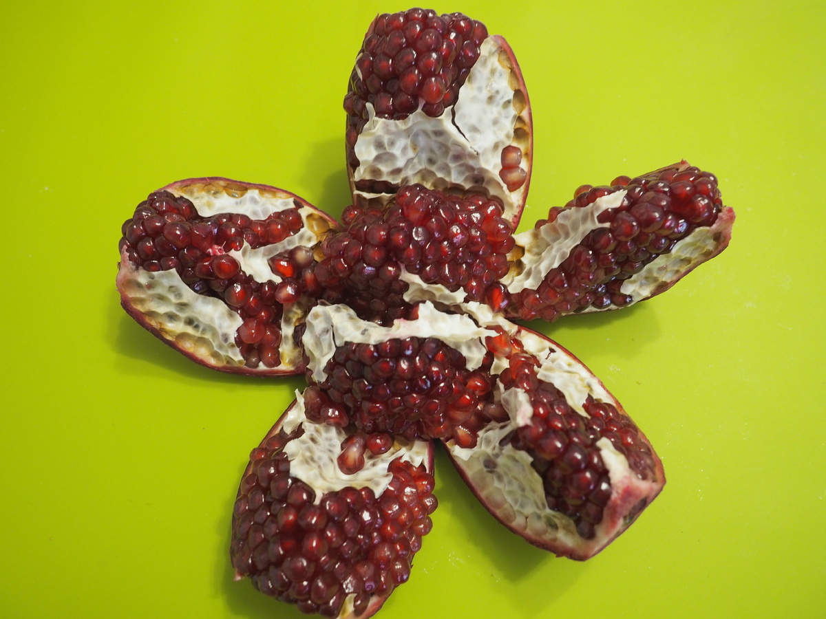    Раскрылся как цветок))